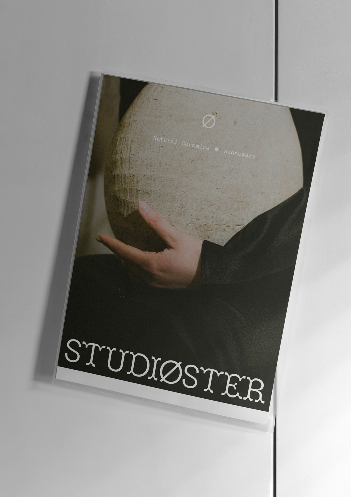 Barur-Typeface_Unique-Display-Font_MNDT-Type_Ceramics_01