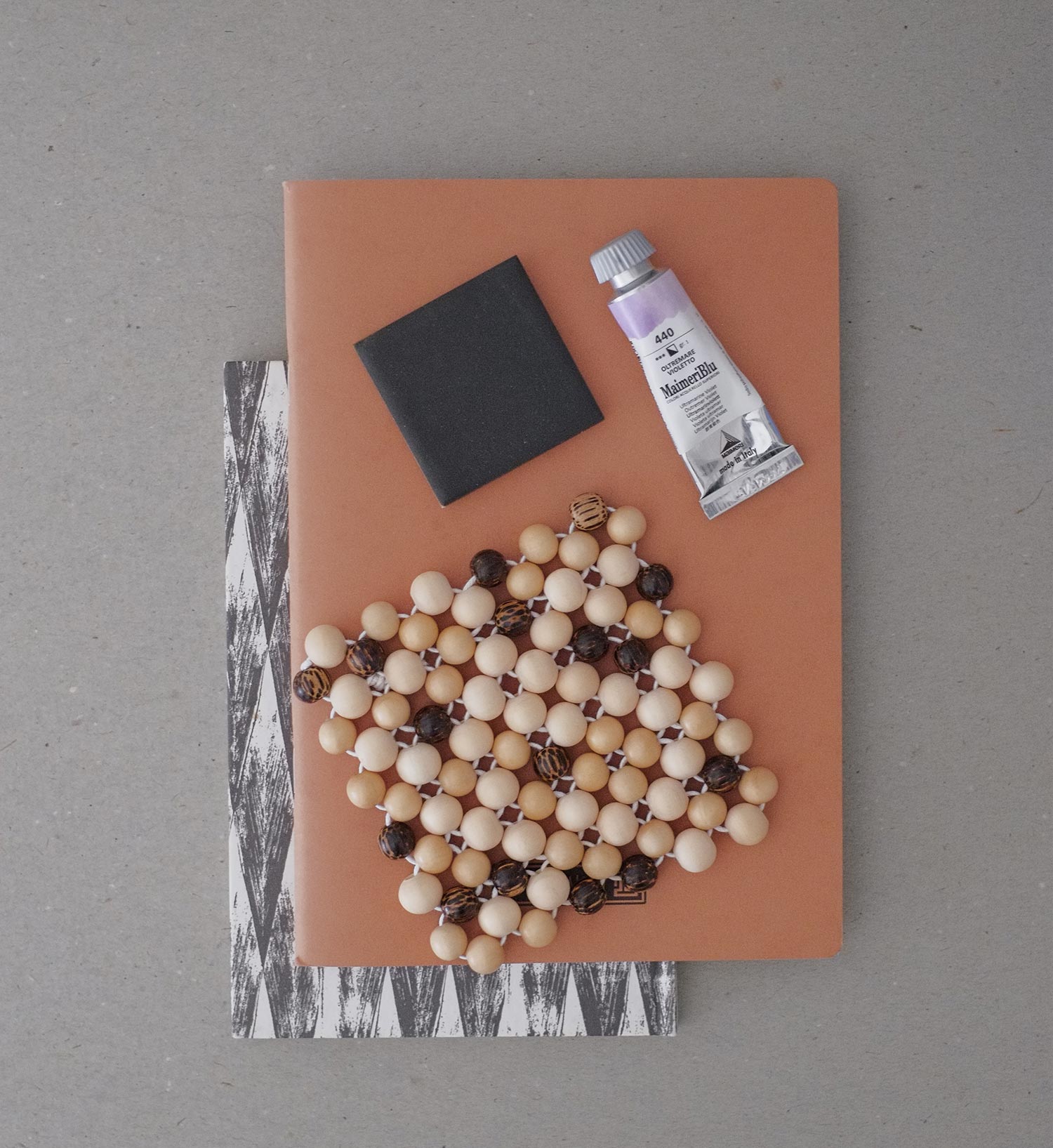Mindt-Design-Studio_Wooden-Coasters-Untersetzer-Holzperlen_Handmade_Flatlay_Artist_01
