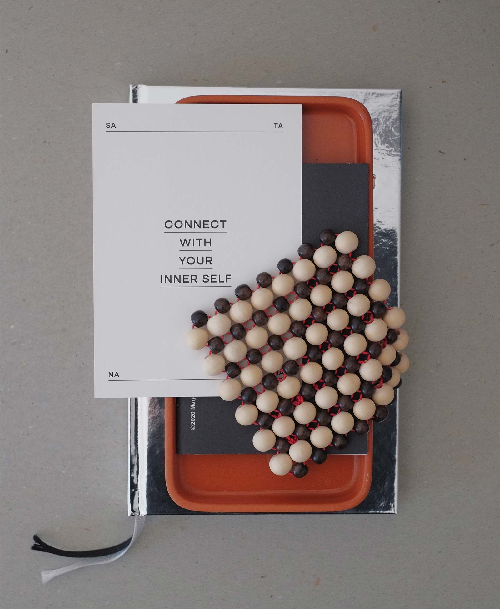 Mindt-Design-Studio_Wooden-Coasters-Untersetzer-Holzperlen_Handmade_Flatlay_Interior_02